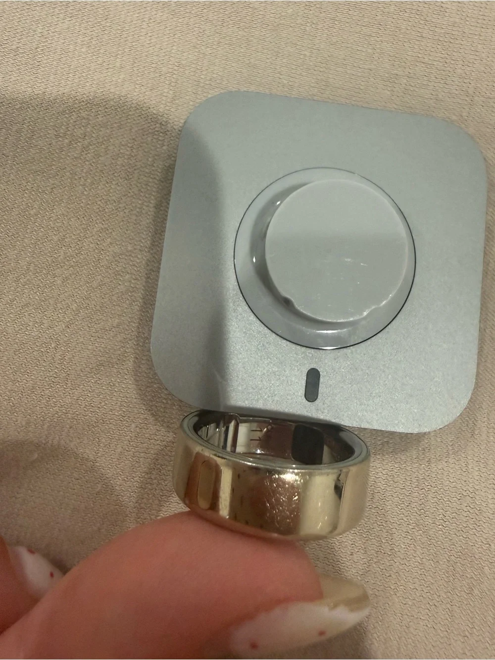 Oura Silver Charger Dock with Gold Ring Accent